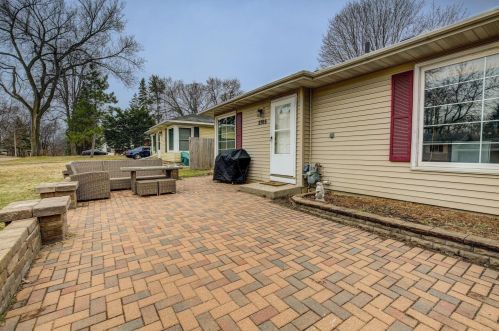2765 Larch Ln, Minneapolis, MN 55441-2929
