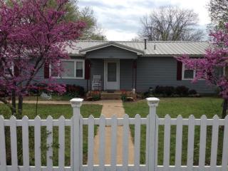 1611 Oklahoma Ave, Sulphur OK  73086-2021 exterior