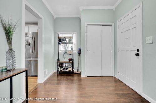 97 Ocean Ave, Middletown NJ  07748-5651 exterior