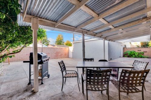 14833 Saticoy St, Van Nuys CA 91406-2129 exterior