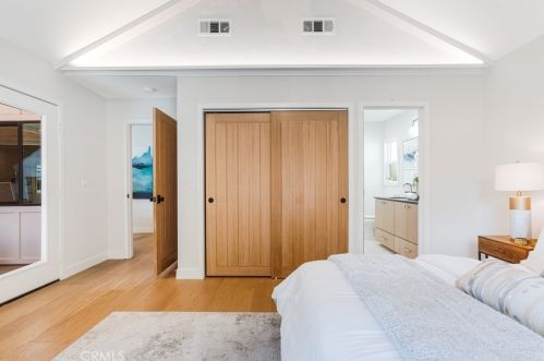 6464 Firmament Ave, Van Nuys CA  91406-6218 exterior