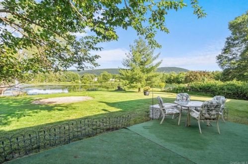 7 Winchester Way, Washingtonville NY  10992-1741 exterior