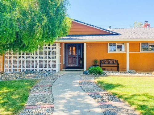 727 6th St, Gilroy, CA 95020-6001