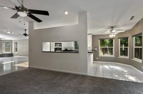 321 La Loma Ave, Modesto CA  95354-1329 exterior