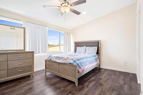 5705 Erlanger St, San Diego CA  92122-3801 exterior