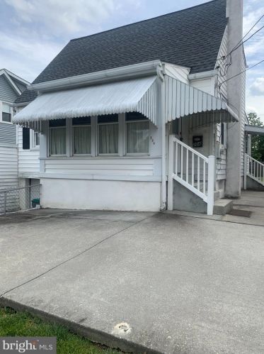 204 Smyrna Ave, Wilmington, DE 19809-1237