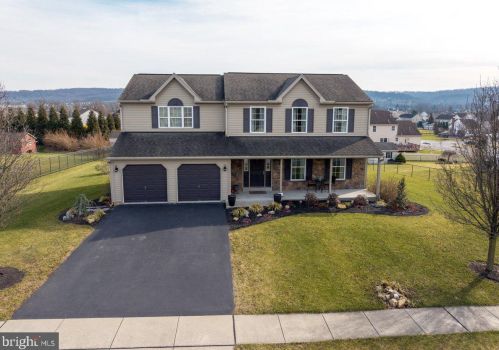 171 Sandhurst Blvd, Blandon, PA 19510-9572