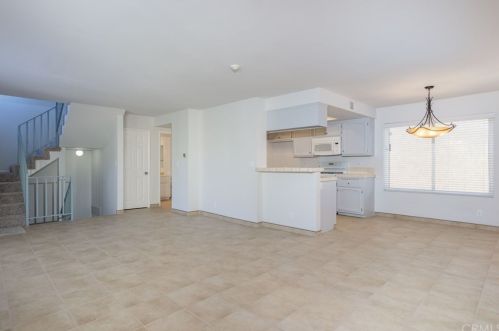 2101 Vanderbilt Ln, Redondo Beach, CA 90278-3061