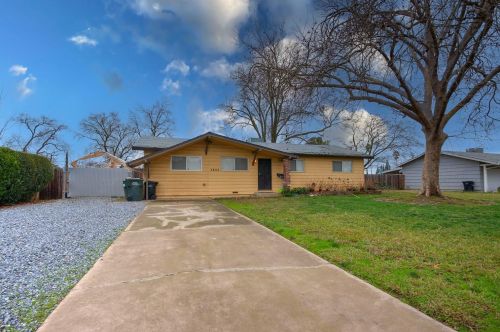 3800 Lynhurst Way, North Highlands, CA 95660-5618