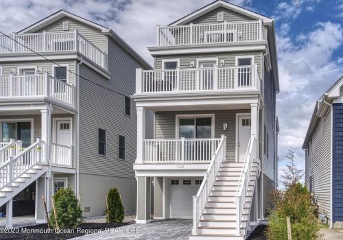 120 Sunset Dr, Pelican Island, NJ 08751-2220