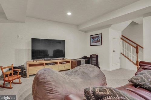 250 Savanna Dr, Pottstown PA  19465-6603 exterior