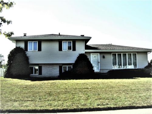 702 Briarwood Dr, Dyer, IN 46311-1207