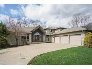 728 Kensington Way, Akron, OH 44321-2827