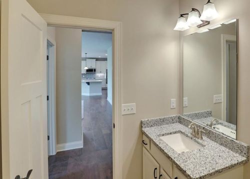 1473 Clover Preserve Ln, Chaska MN exterior