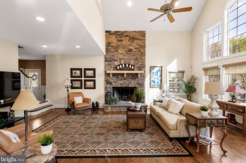 466 Black Swan Ln, Berwyn PA  19312-1908 exterior