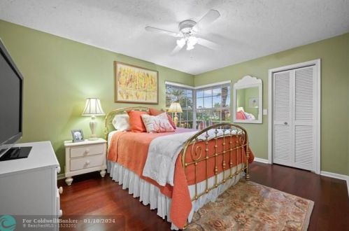 342 Knotty Wood Ln, West Palm Beach FL  33414-7807 exterior