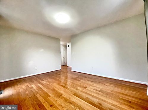 7022 Braddock Mews Pl, Springfield VA  22151-3523 exterior