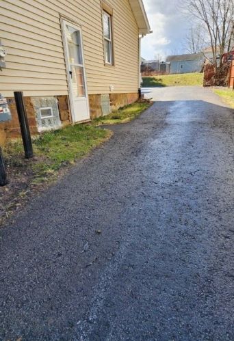 1311 Neshannock Blvd, New Castle PA  16105-2432 exterior