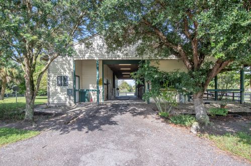 2562 Prarieview Dr, Town Of Loxahatchee Groves FL  33470-2572 exterior