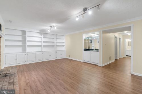 2827 Flagmaker Dr, Falls Church VA  22042-2204 exterior