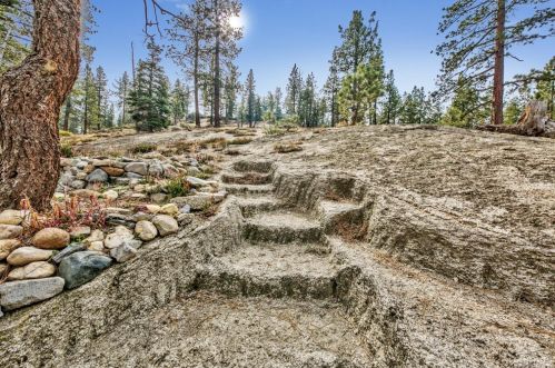 1860 F St, South Lake Tahoe CA  96150-3630 exterior