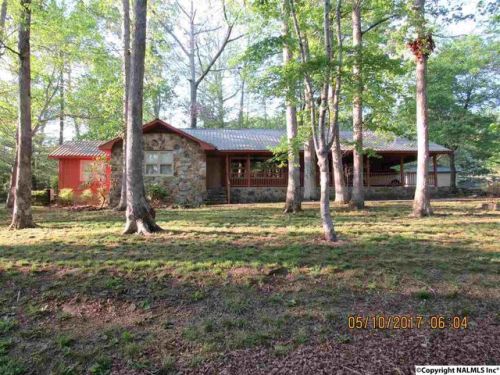 495 County Road 637, Mentone, AL 35984-2823
