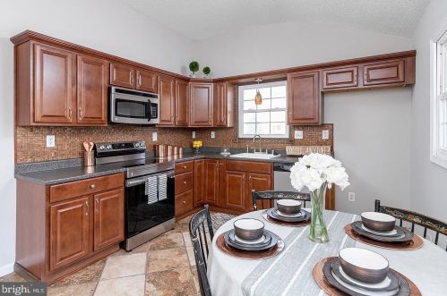 7 Nassau Ave, West Deptford NJ  08066-1120 exterior