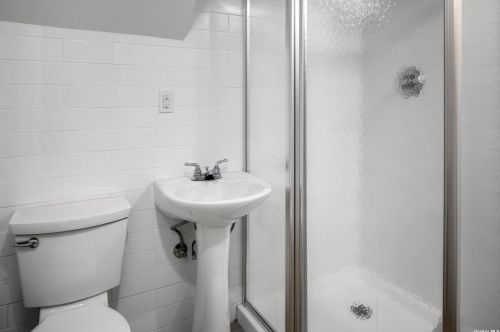 563 Saddle Ridge Rd, Woodsburgh NY  11598-1551 exterior