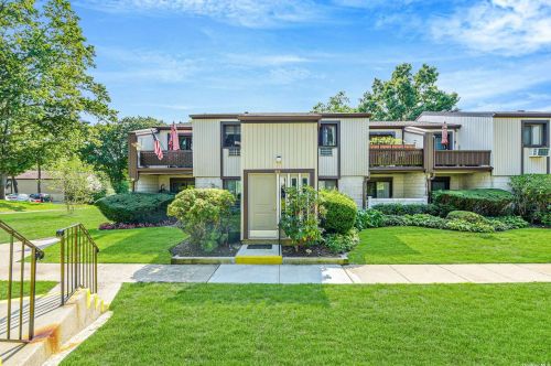 51 Richmond Blvd, Hauppauge, NY 11779-3450