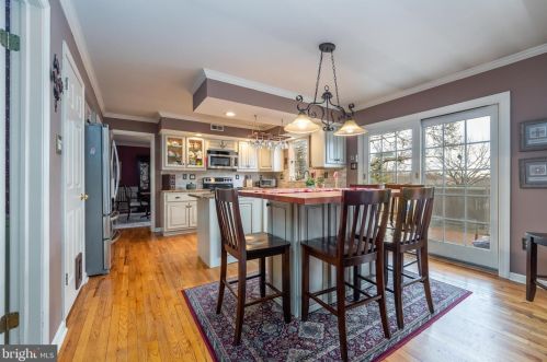 1209 Knollbrook Dr, Lansdale PA 19446-5117 exterior