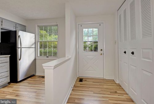 2853 Middleboro Dr, Falls Church VA  22042-4403 exterior