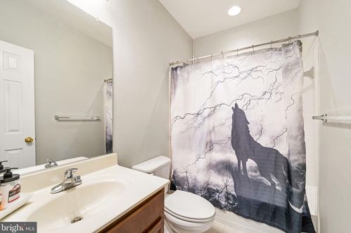18799 Pier Trail Dr, Triangle VA  22172-2351 exterior