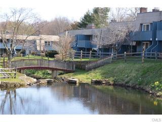 1436 Melville Ave, Fairfield CT  06825-2021 exterior