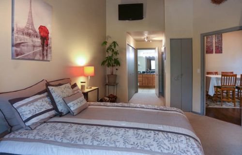 1151 Baldwin Ct, Thiensville WI  53092-5909 exterior