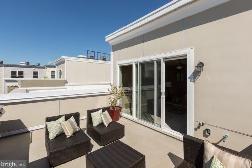 926 4 St, Washington DC 20003-3461 exterior