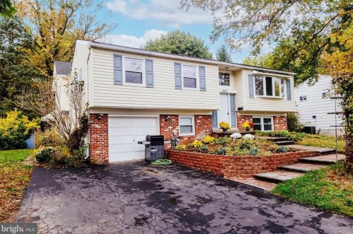 223 Meadow Dr, Yardley PA  19067-1311 exterior