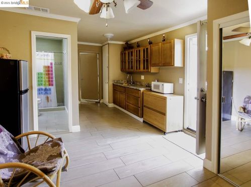 201 Trident Dr, West Pittsburg CA  94565-3525 exterior