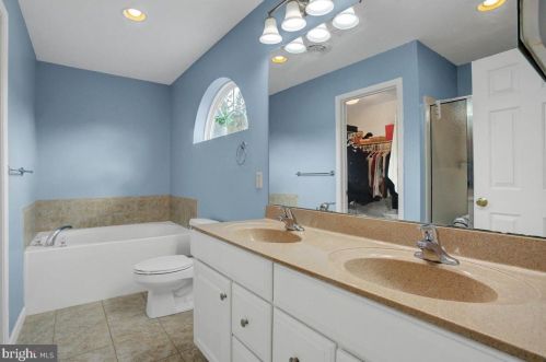 1816 Serene Way, Lancaster PA  17602-7001 exterior