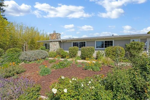 8845 Mission Dr, Santa Rosa, CA