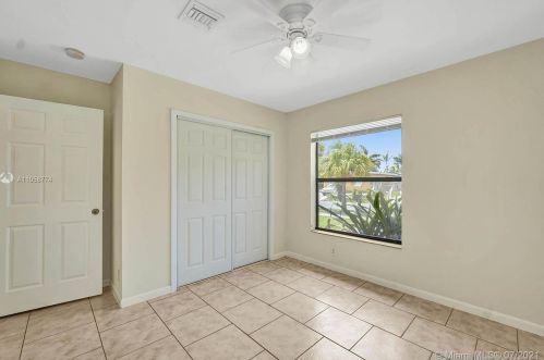 711 3rd Pl, Dania Beach FL  33004-4924 exterior