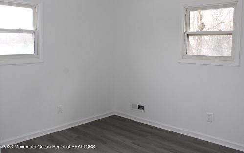 6 Hialeah Ave, Middletown NJ  07748-1049 exterior