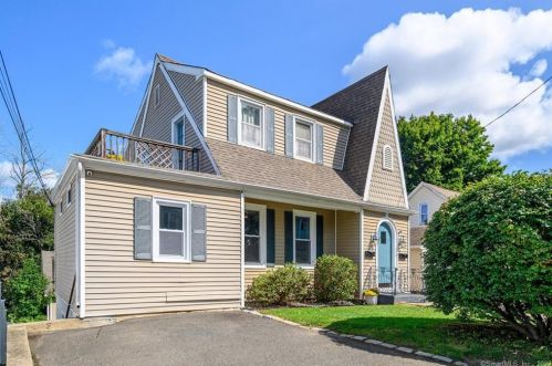 13 1st St, Danbury, CT 06810-5001