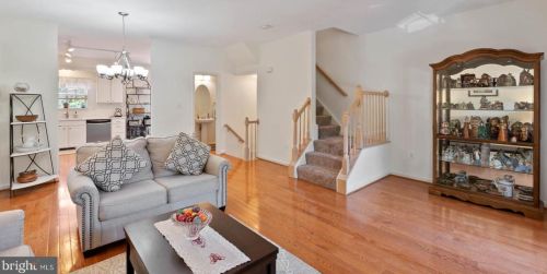 9240 Lorton Valley Rd, Lorton VA  22079-2912 exterior