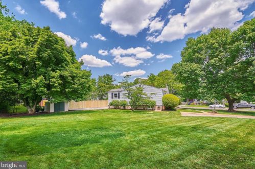 1736 Olney Rd, Falls Church, VA 22043-1120
