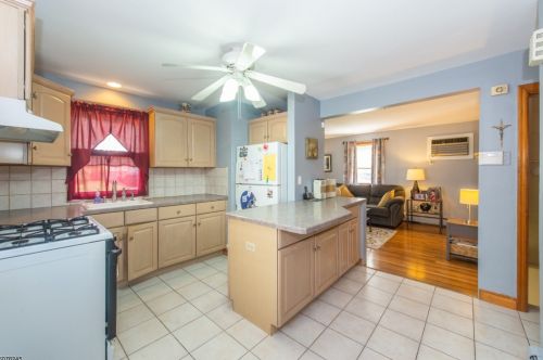 102 Mount Pleasant Ave, West Paterson NJ  07424-2838 exterior