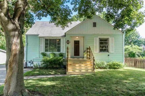 317 Maple St, West Baraboo, WI 53913-1129
