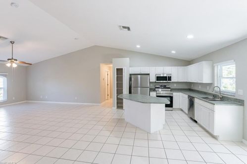 2212 4 Ter, Cape Coral FL  33909-0063 exterior