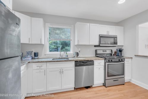 43 Emma Pl, Tinton Falls NJ  07724-1901 exterior