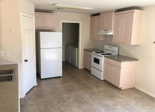 9635 Oakhill Dr, Conroe, TX 77318-6157