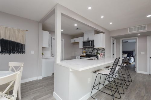 9409 4th Ave, Phoenix AZ  85021-2410 exterior